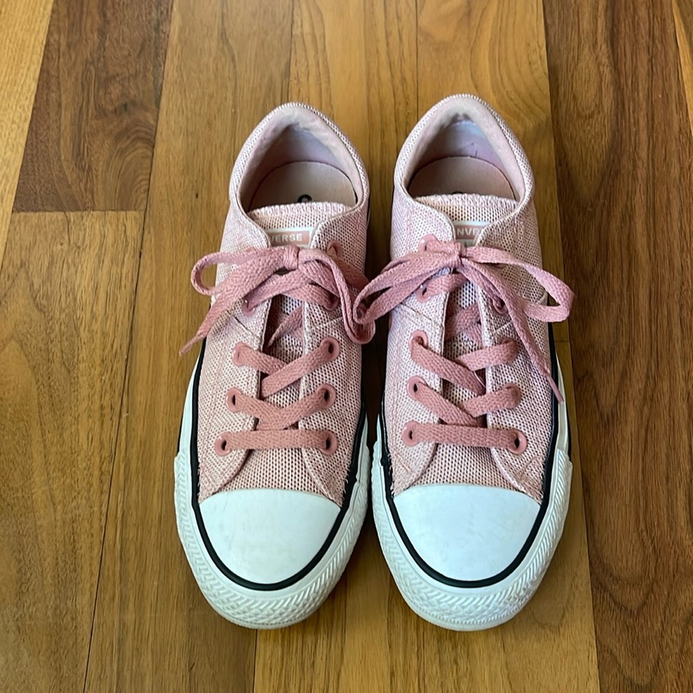 Chuck Taylor’s All Star Low Top Pink Converse Sneakers - Picture 1 of 5